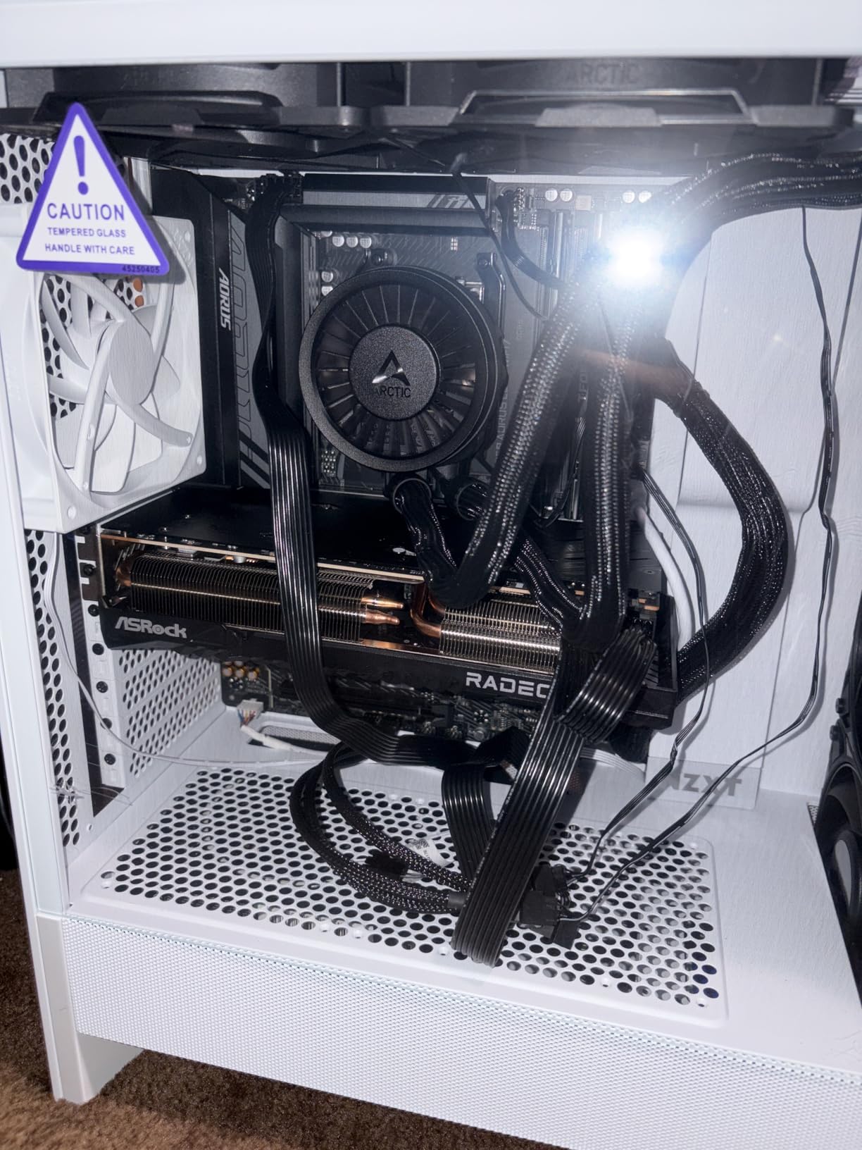 GIGABYTE B850 AORUS Elite WIFI7 AMD AM5 ATX Motherboard, Support AMD Ryzen 9000/8000/7000 Series, DDR5, 14+2+2 Power Phase, 3X M.2, PCIe 5.0, USB-C, WIFI7, 2.5GbE LAN, EZ-Latch, 5-Year Warranty customer photo 2