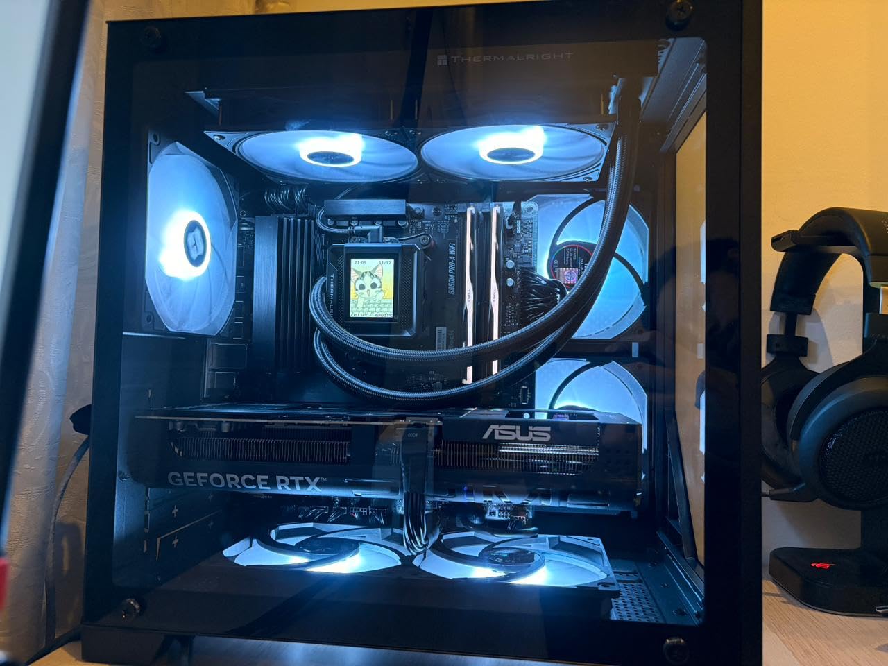 Thermalright FW 240 SE ARGB Black-AIO CPU Liquid Cooler,IPS LCD Screen with 320 * 240 Resolution,for AM4/AM5,Intel LGA1700/1851,2-inch Magnet-Absorbent LCD Screen for Images-Black,PC CPU Water Cooler customer photo 2