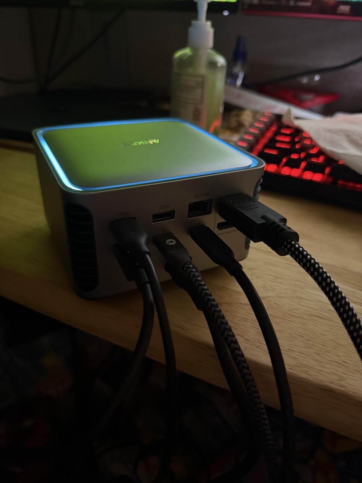 Anker Prime TB5 Docking Station, 14-in-1 Thunderbolt 5 Dock with 120Gbps Max Transfer, 140W Max Charging, Cooling System, Up to 8K, Dual Display for TBT 5/4 Laptops customer photo 1