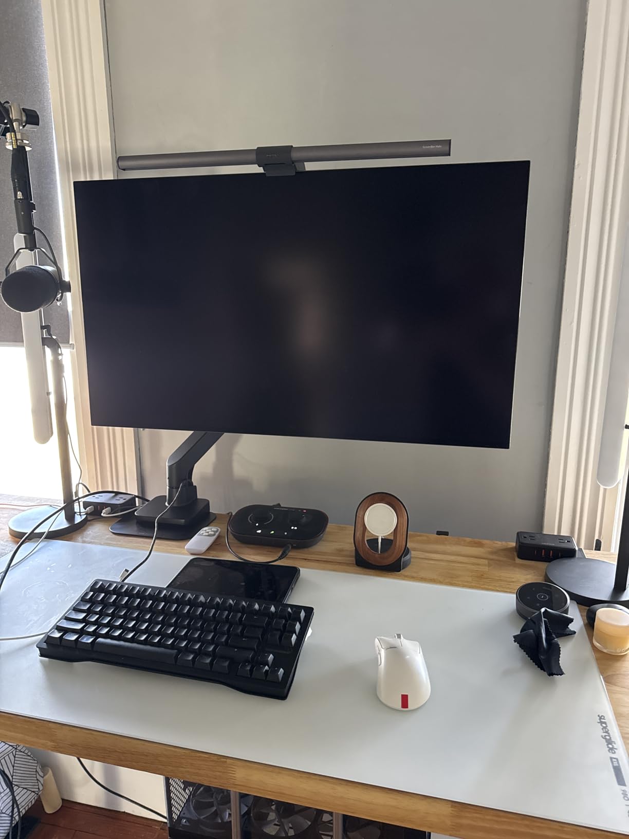 BenQ BSH01 Ergo Monitor Arm - Gas Spring Monitor Stand for Up to 45'' & 44lbs Screens, Heavy Duty, Quick Installation, No Sagging, Top Clamp and Grommet Base, Reinforcement Plate, VESA 75x75 &100x100mm customer photo 2