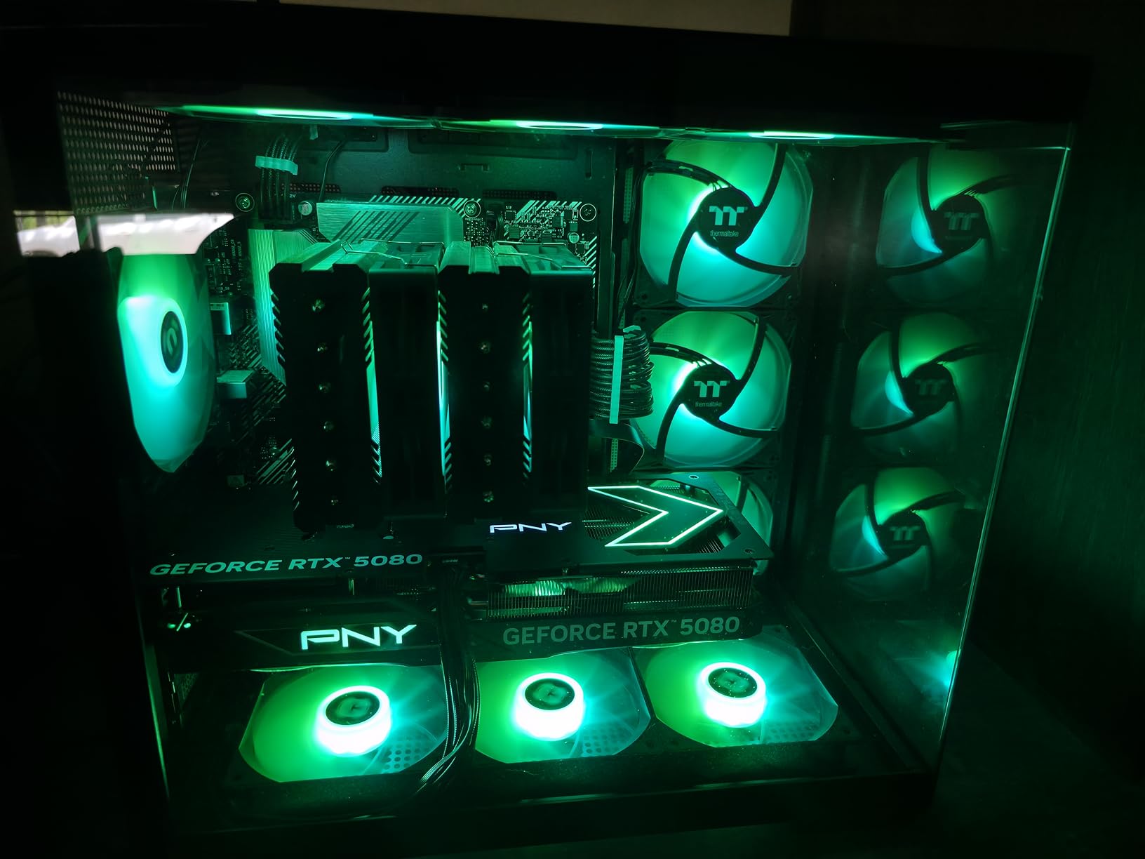 PNY NVIDIA GeForce RTX™ 5080 Epic-X™ ARGB OC Triple Fan, Graphics Card (16GB GDDR7, 256-bit, Boost Speed: 2775 MHz, PCIe® 5.0, HDMI®/DP 2.1, 2.99-Slot, NVIDIA Blackwell Architecture, DLSS 4) customer photo 1