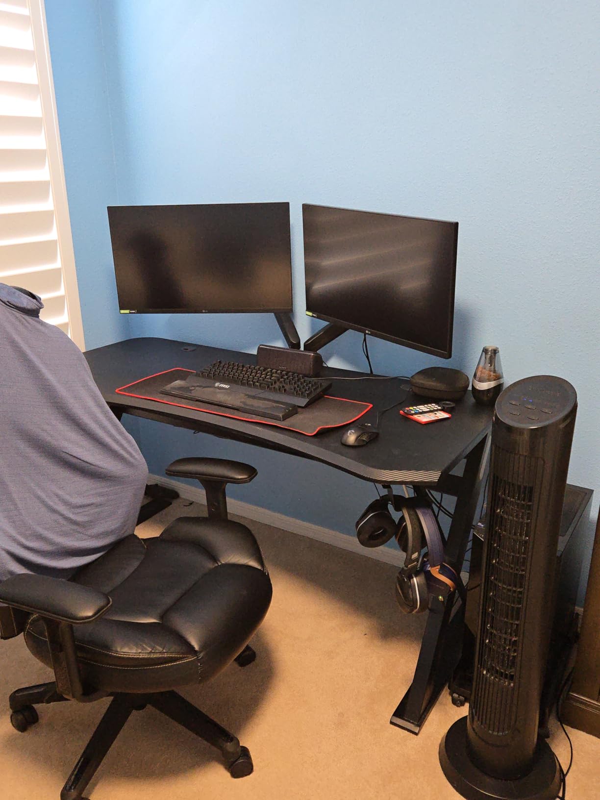 Mount-It! Dual Monitor Desk Mount, Two Independent Gas Spring Arms, Fits 13-32 inch Screens up to 17.6 lbs Each, VESA 75x75 & 100x100, Full Motion Tilt Swivel Rotate, C-Clamp & Grommet Base customer photo 1