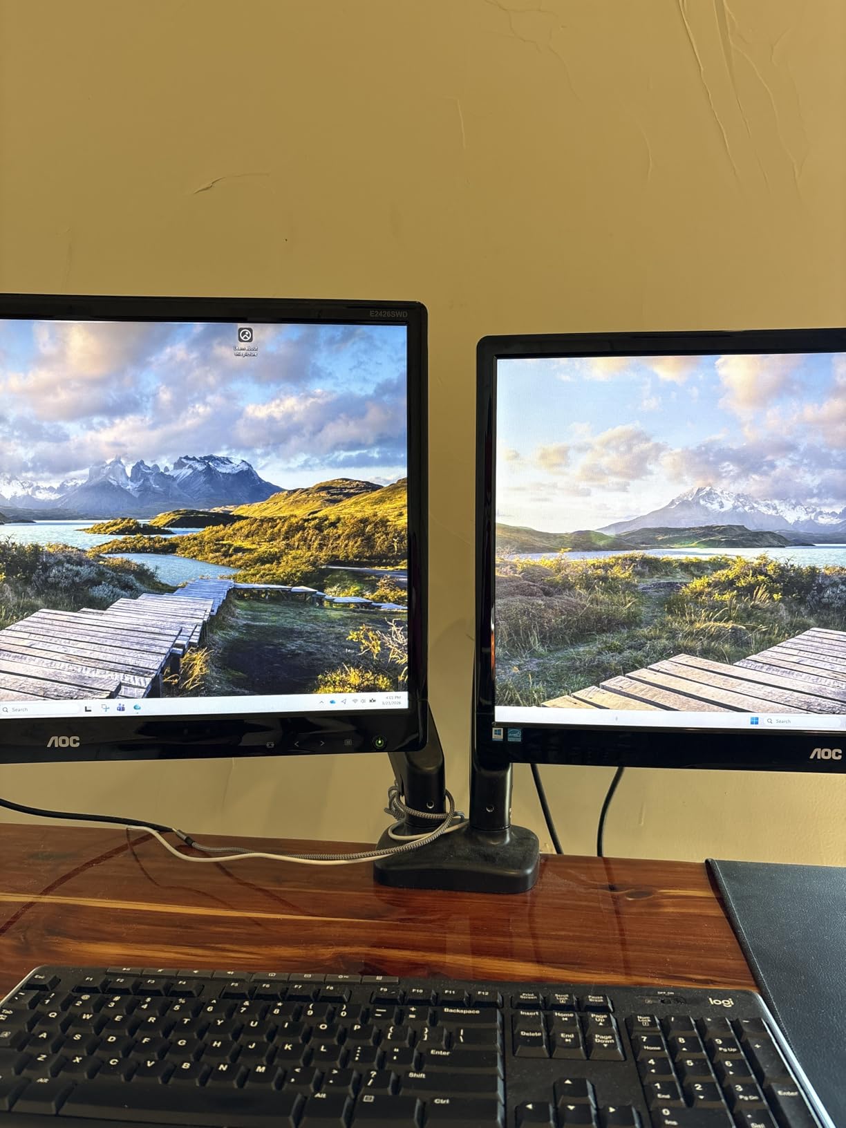 Mount-It! Dual Monitor Desk Mount, Two Independent Gas Spring Arms, Fits 13-32 inch Screens up to 17.6 lbs Each, VESA 75x75 & 100x100, Full Motion Tilt Swivel Rotate, C-Clamp & Grommet Base customer photo 2