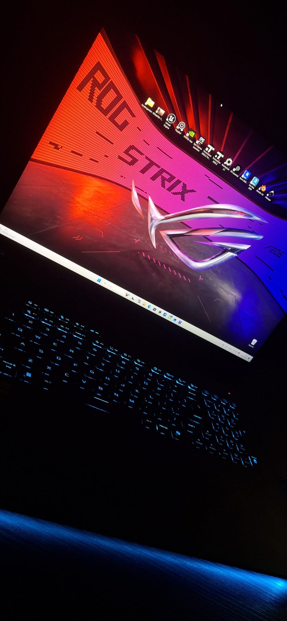 ASUS ROG Strix Scar 18 (2025) Gaming Laptop, 18