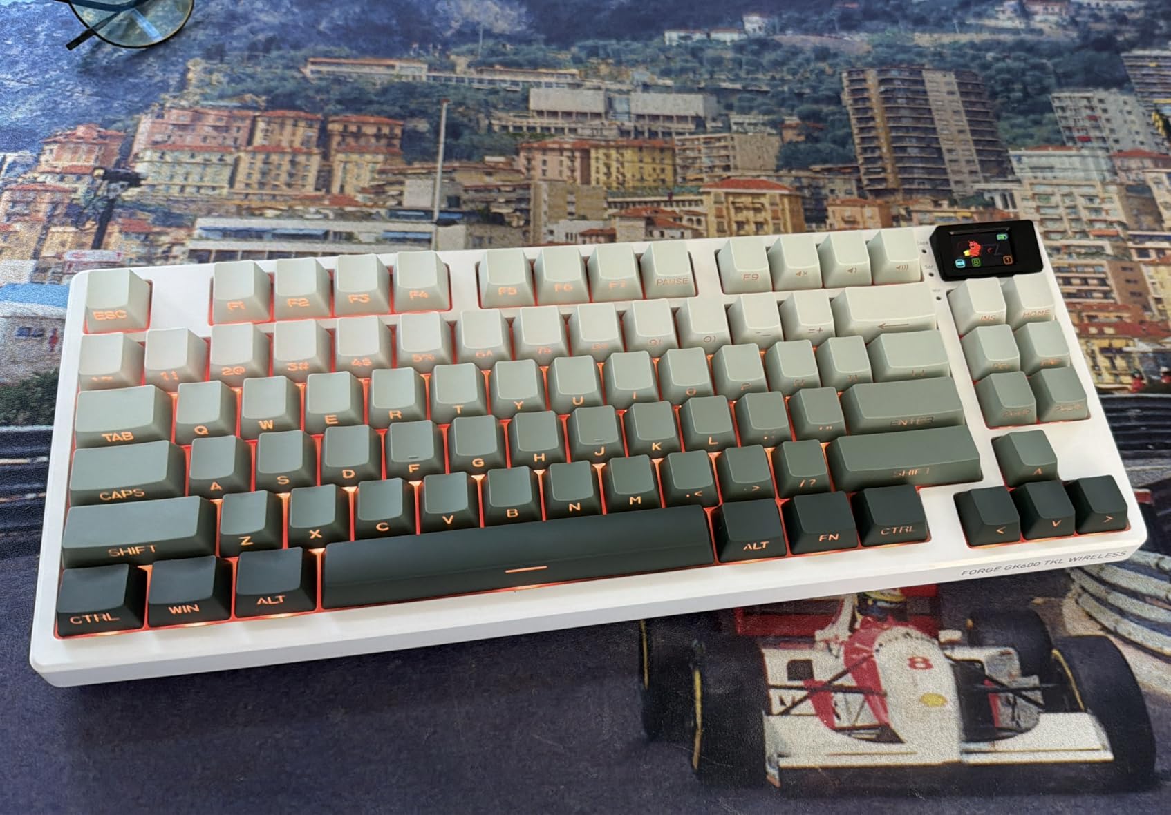 MSI Forge GK600 TKL Wireless Sky - Mechanical Linear Switches - Dye-Sublimated PBT Keycaps, Anti-Slip Base, RGB LED, USB 2.0, Bluetooth, 2.4 GHz - Tenkeyless customer photo 1