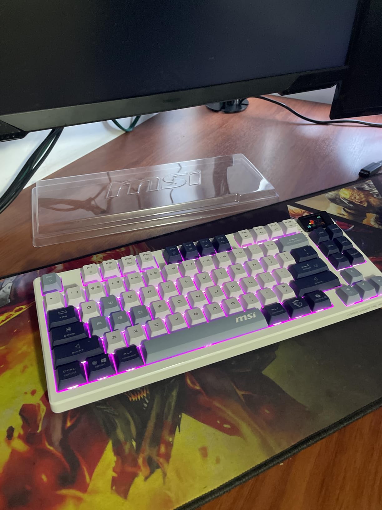 MSI Forge GK600 TKL Wireless Sky - Mechanical Linear Switches - Dye-Sublimated PBT Keycaps, Anti-Slip Base, RGB LED, USB 2.0, Bluetooth, 2.4 GHz - Tenkeyless customer photo 2