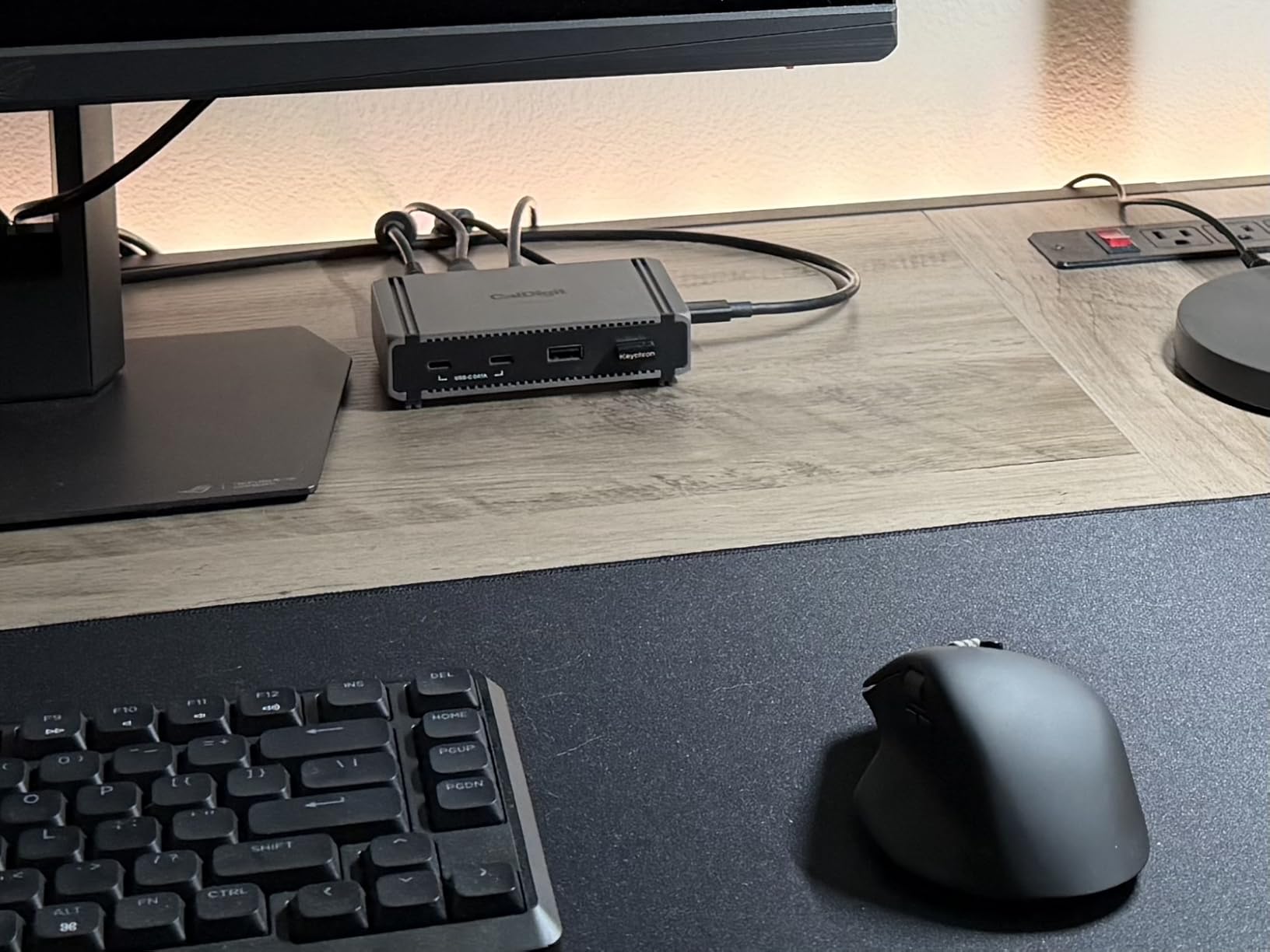 CalDigit E5 - Thunderbolt 5 Element 5 Hub - 9 Ports, 4 x Thunderbolt 5/USB4 v2, 3 x USB-A & 2 x USB-C 10Gb/s, Single 8K, Dual 6K/8K, or Two 4K@240Hz Displays, 90W Charging customer photo 1
