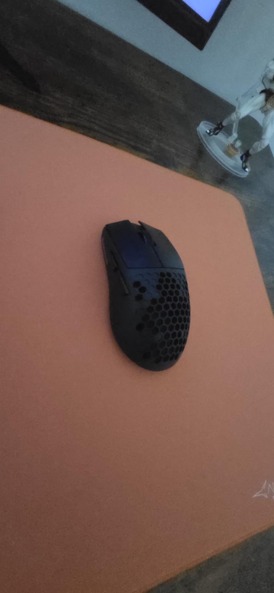 Redragon M725 Honeycomb Shell Gaming Mouse Wireless, Ultra Lightweight 49g, 8000 DPI Tri-Mode BT5.1/2.4GHz/Type-C Wired Gamer Mouse with 2 Side Buttons, Macro Programmable - Black customer photo 1
