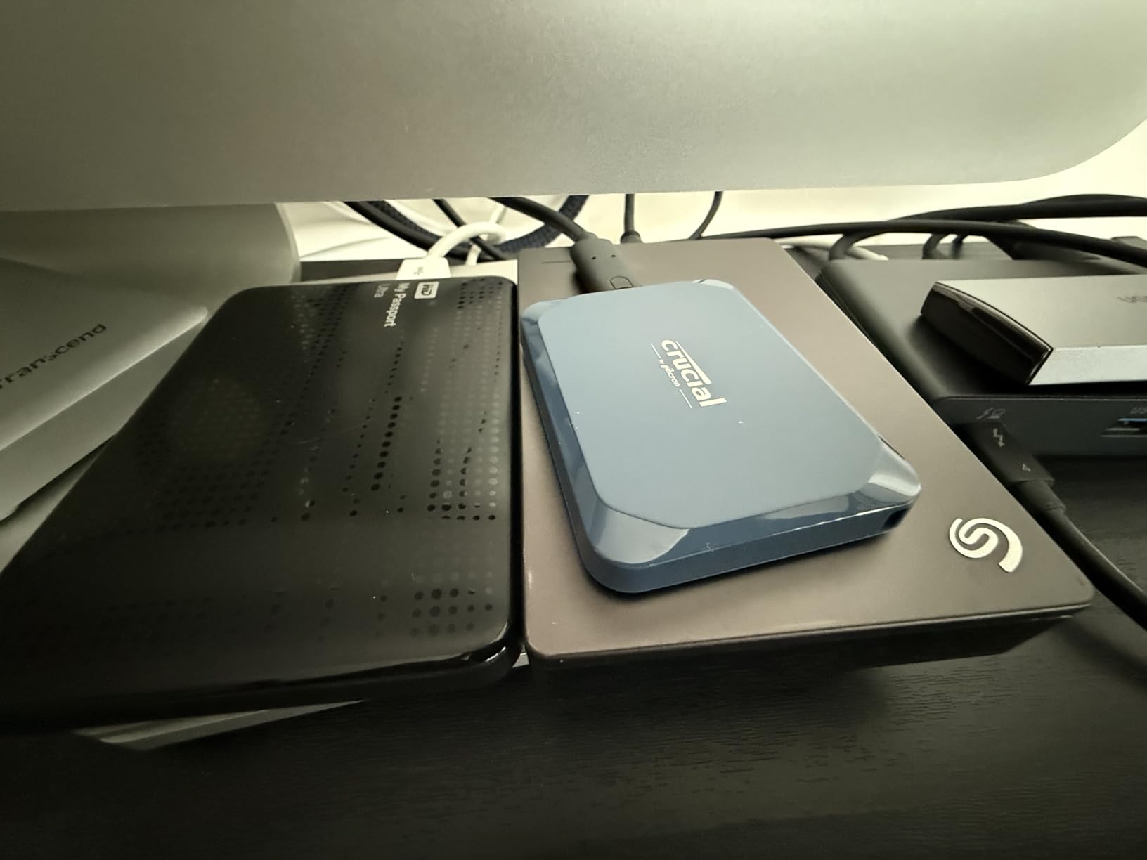 Crucial X10 8TB Portable SSD, Up to 2,100MB/s, USB 3.2 USB-C, External Solid State Drive, Compatible with Windows, Mac & Android, Durable Storage for Games, Photos & Files, Blue - CT8000X10SSD9-02 customer photo 2