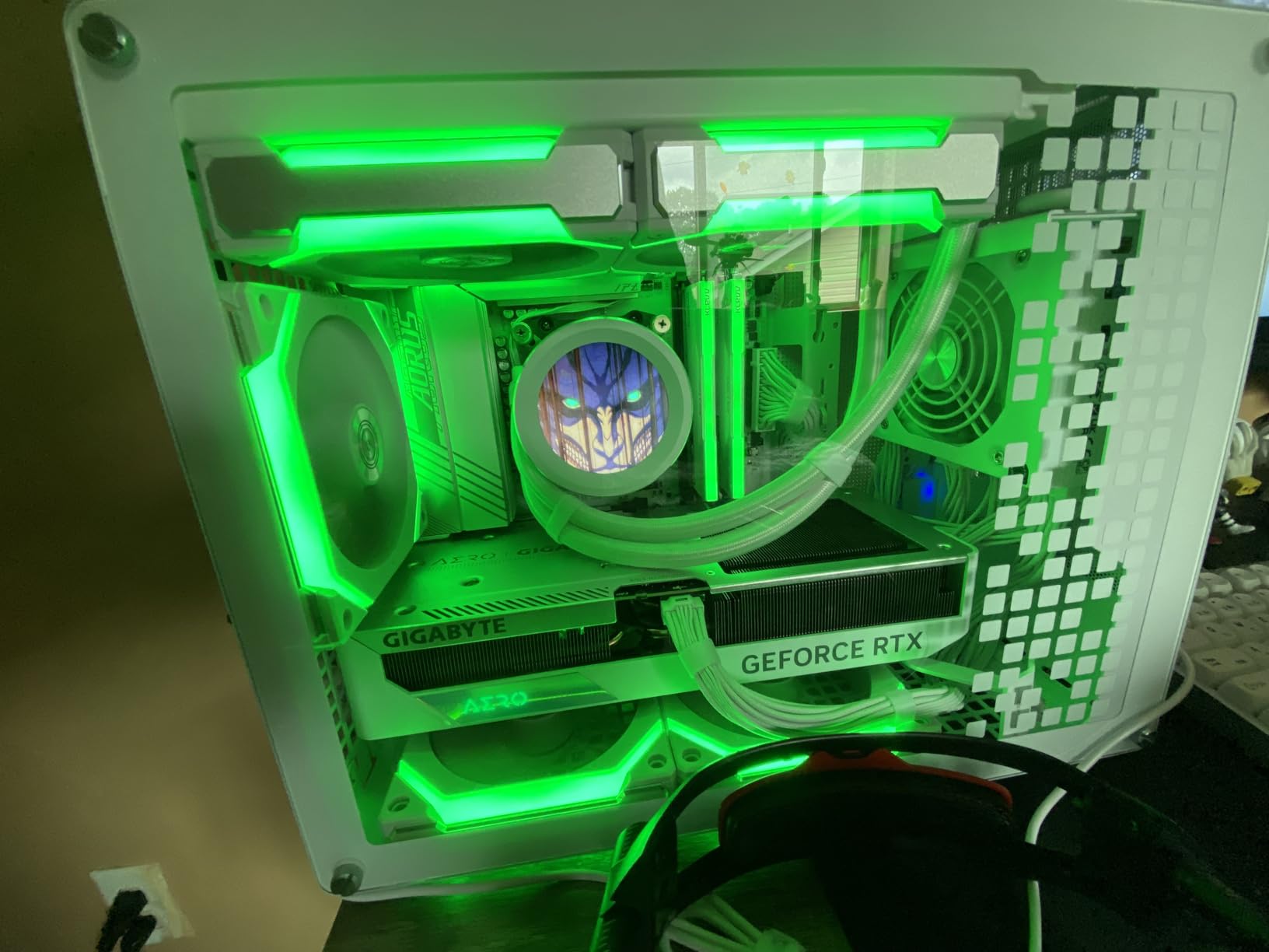 Vetroo 850W SFX Power Supply ATX 3.1 & PCIE 5.1 Ready, 80 Plus Gold Certificate Fully Modular, 90mm FDB Fan for Low-Noise Operation, SFX-to-ATX Bracket, 10-Year Warranty - White customer photo 1