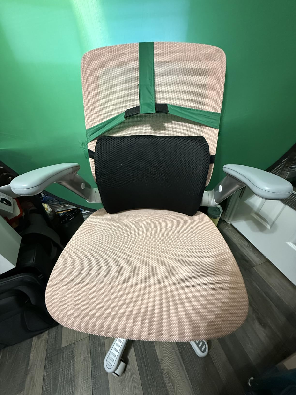 GABRYLLY Ergonomic Office Chair with Footrest, High Back Home Desk Chair - 3D Headrest, Flip-Up Arms, 135 Degree Tilt and Wide Cushion, Heavy Duty Mesh Chairs for Task Computer Gaming, GYB01-FT customer photo 1