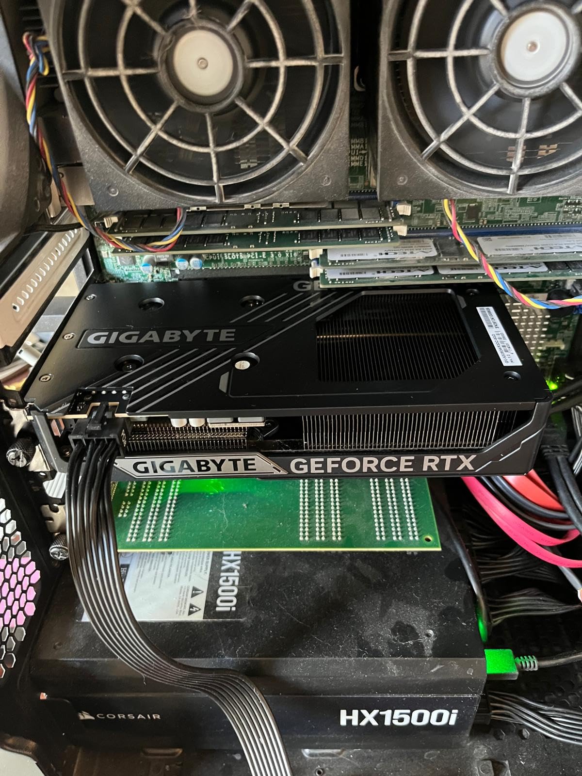 GIGABYTE GeForce RTX 5060 WINDFORCE OC 8G Graphics Card, 8GB 128-bit GDDR7, PCIe 5.0, DisplayPort & HDMI customer photo 2