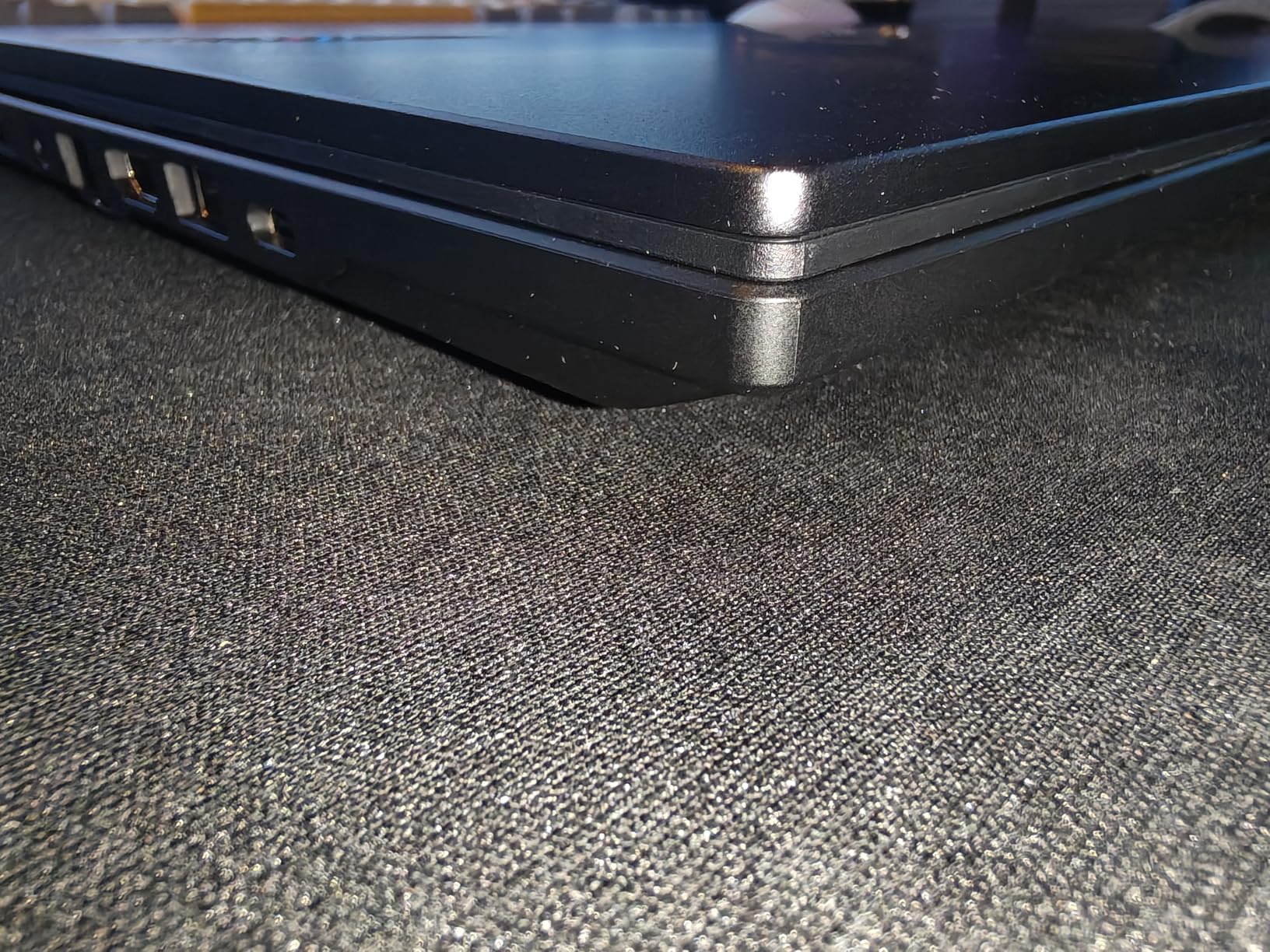 GIGABYTE AERO X16 Copilot+ PC - 165Hz 2560x1600 WQXGA - NVIDIA GeForce RTX 5060 - AMD Ryzen AI 7 350-1TB SSD with 16GB DDR5 RAM - Windows 11 Home - Space Gray customer photo 2