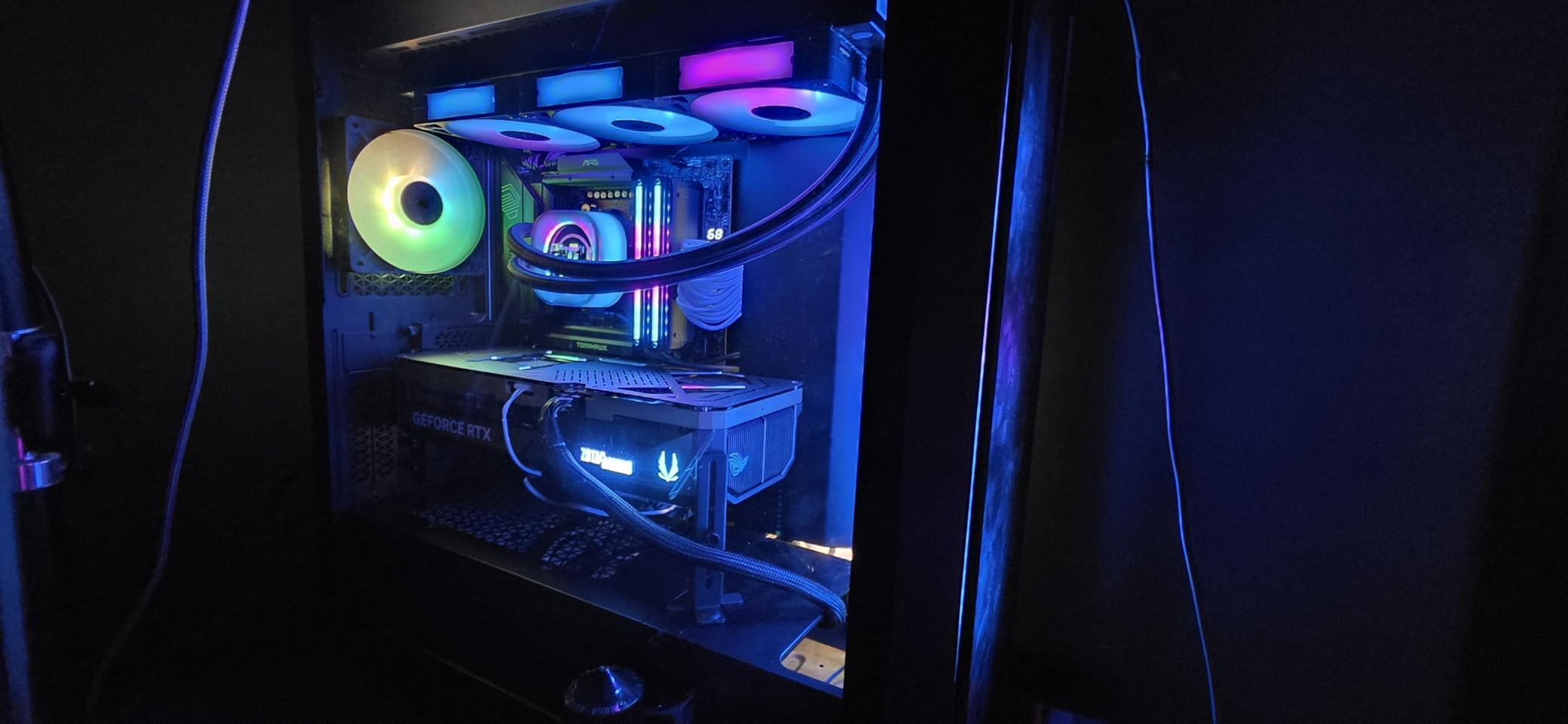 ASUS TUF Gaming X870E-PLUS WIFI7 AMD X870E ATX Motherboard with 16+2+1 80A Power Stages, DDR5 Support with AEMP, PCIe 5.0 x16 with PCIe Slot Q-Release Slim, Four M.2 Slots, WiFi 7 with ASUS WiFi Q-Antenna customer photo 1