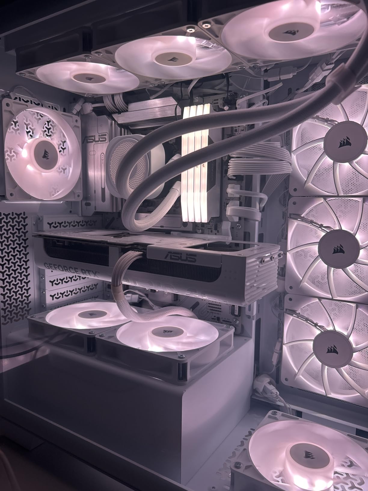 ASUS SFF-Ready Prime NVIDIA GeForce RTX 5070 White OC Edition Graphics Card (PCIe 5.0, 12GB GDDR7, HDMI/DP 2.1, 2.5-Slot, Axial-tech Fans, Dual BIOS), 3 Year Warranty customer photo 1