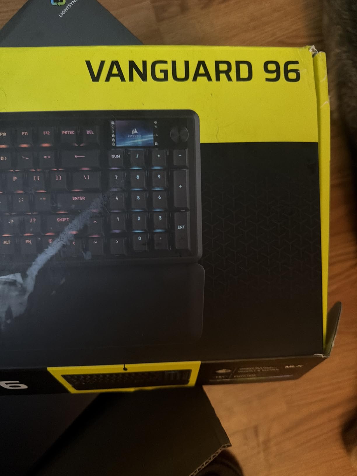 Corsair Vanguard 96 Wired Mechanical Gaming Keyboard - 96% Layout, MLX Fusion Tactile Switches, 8000Hz Polling, LCD Display, Virtual Stream Deck, G-Keys, SOCD Flashtap, QWERTY US - Black customer photo 1