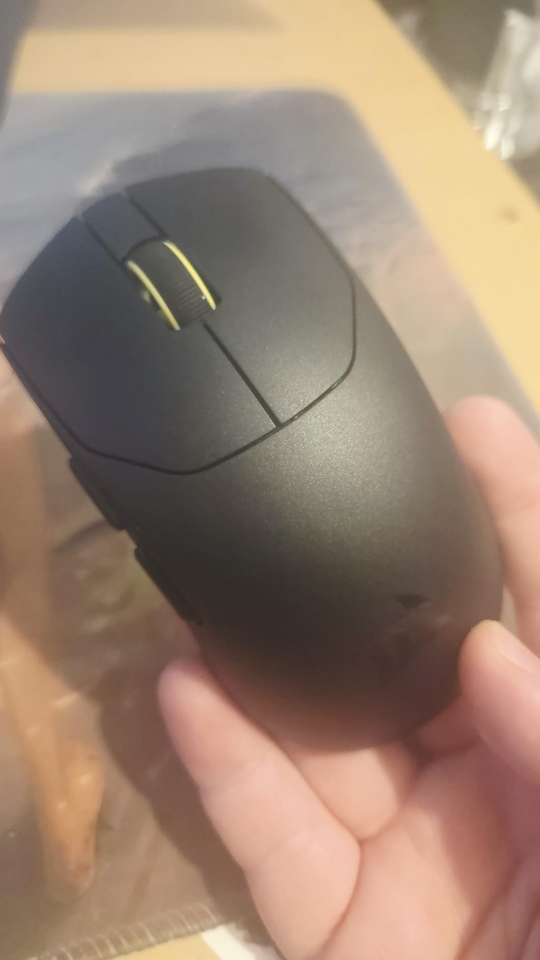 Corsair Sabre v2 PRO Ultralight FPS Wireless Gaming Mouse - 33,000 DPI, 36g Weight, 8,000Hz Hyper-Polling, Mechanical Switches, Up to 70-Hour Wireless Battery Life - Black customer photo 1