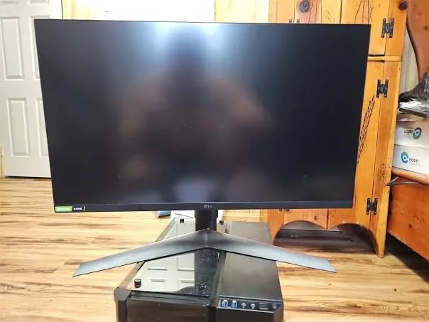 27G610A-B 27-inch Ultragear QHD (2560 x 1440) IPS Gaming Monitor, 200Hz, 1ms, AMD FreeSync Premium, VESA DisplayHDR 400, HDMI, DisplayPort, Tilt/Height/Swivel/Pivot Stand, Black customer photo 1