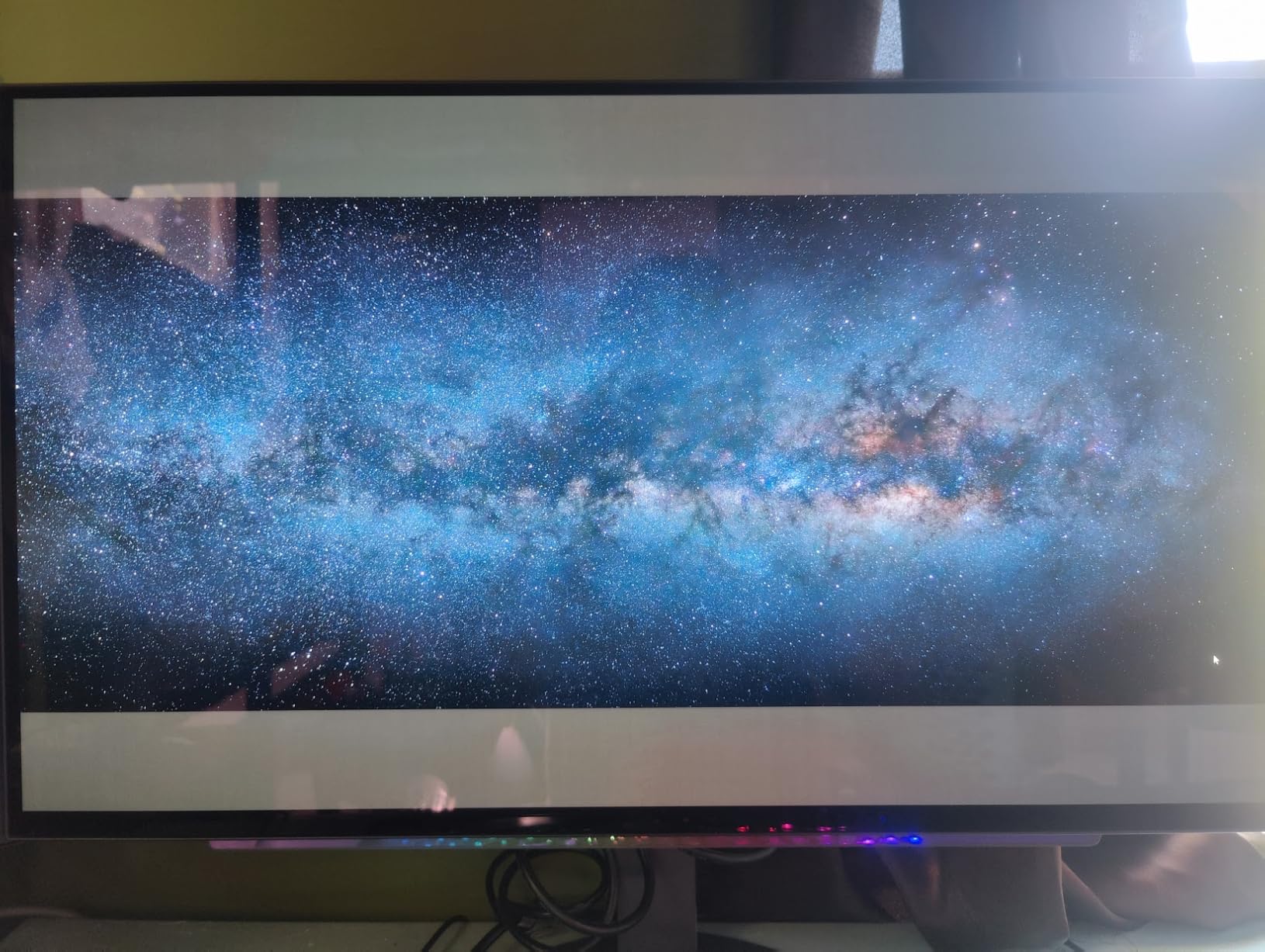 LG 27GX704A-B 27-inch Ultragear QHD (2560x1440) OLED Gaming Monitor 240Hz, 0.03ms, NVIDIA G-Sync Compatible, AMD FreeSync Premium Pro, VESA Display HDR TrueBlack400, HDMI 2.1, DisplayPort, Black customer photo 1
