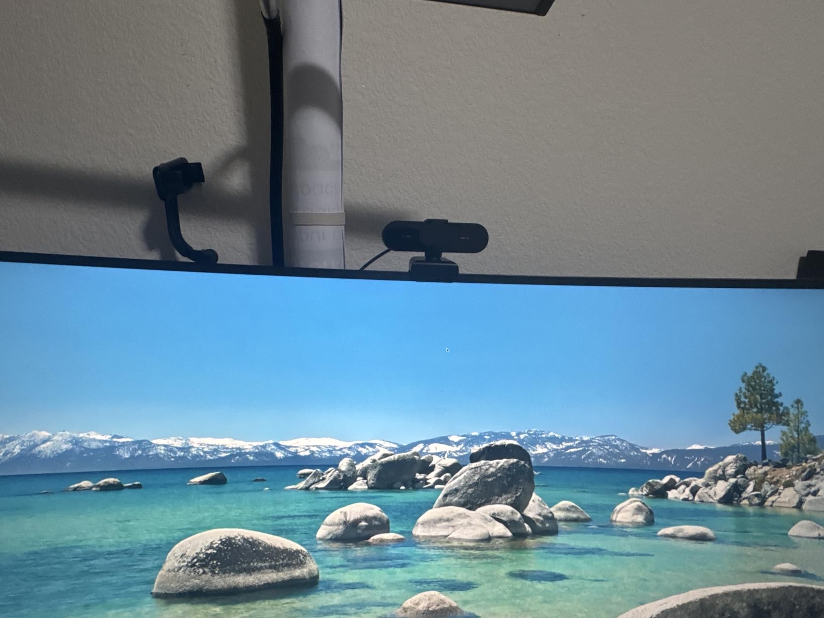 EMEET C60E Dual-Camera 4K Webcam for Streaming, Wide-Angle and Telephoto Cameras, Max 11X Hybrid Zoom and PDAF Autofocus, Remote Control, RGB Lighting, 2 Mics, Ideal for Livestreaming and Online Meeting customer photo 2