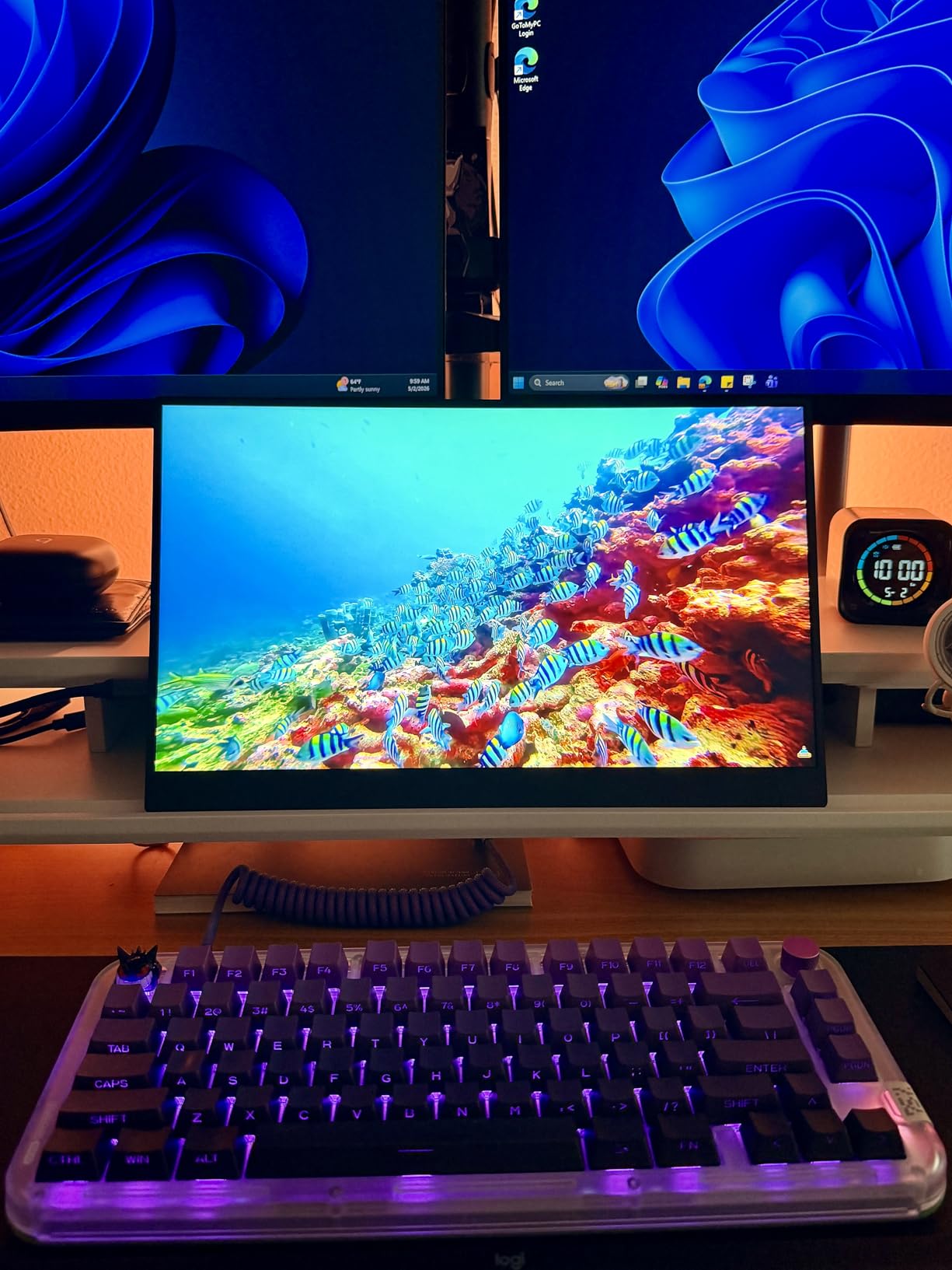 cocopar Portable Monitor 15.6 Inch 4K UHD 60Hz 145% sRGB Travel Monitor with Speaker HDMI USB-C Second Screen for Laptop MacBook Surface PC Xbox PS4/5, VESA Mountable, with Kickstand customer photo 2