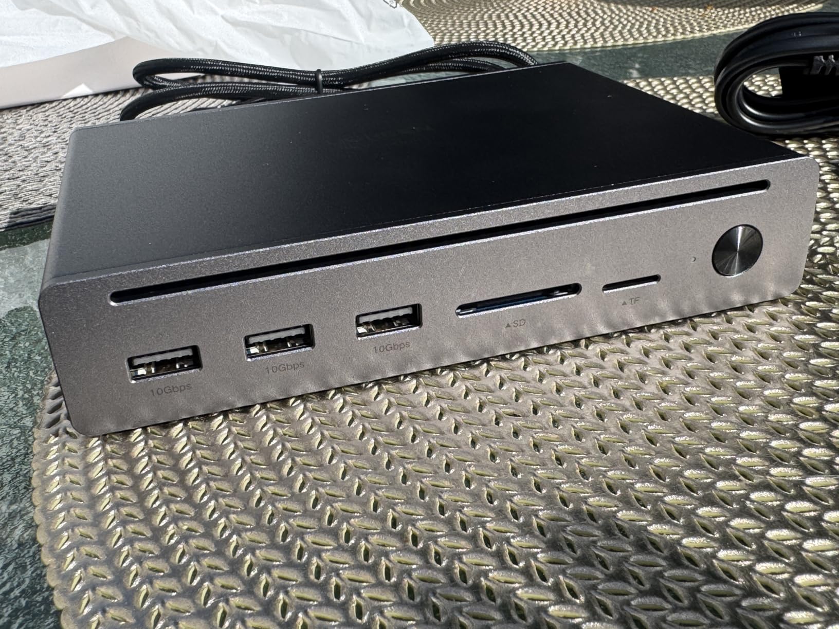 UGREEN Maxidok Thunderbolt 5 Hub Revodok 10 in 1, 120Gbps with 3xTBT5 (Single 8K / Dual 6K), 140W Total Power, DP2.1, Gigabit Ethernet, SD/TF 3.0 Docking Station for MacBooks and Windows Laptops customer photo 2