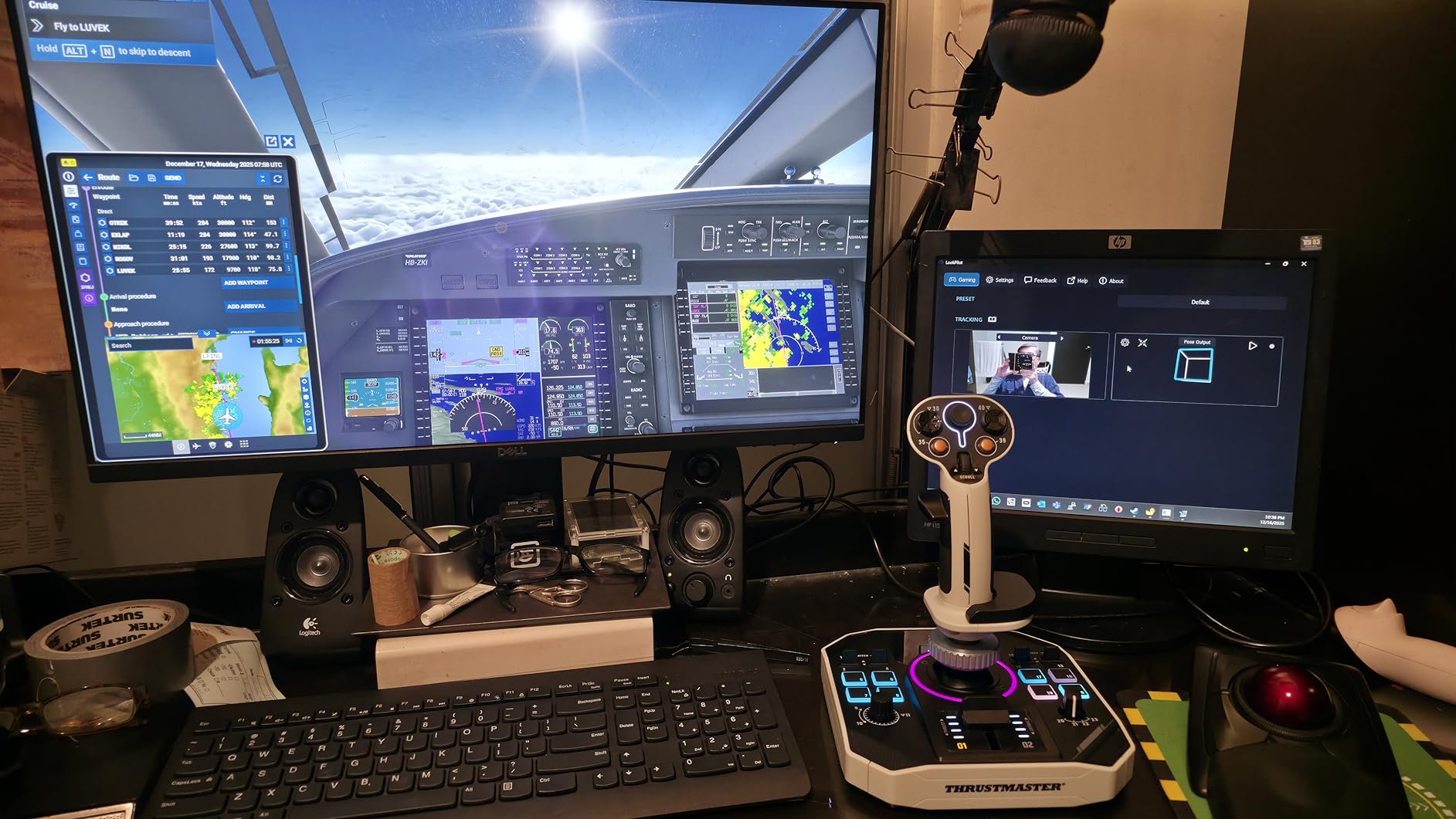 Thrustmaster Sol-R4 HOTAS Flight Stick and Throttle - Hall Effect Joystick, 58 Buttons for Flight Simulation - Compatible with PC customer photo 2