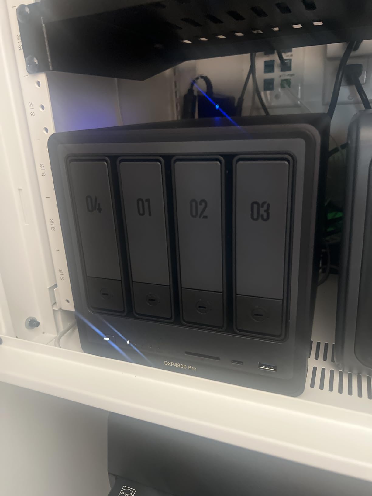 UGREEN NAS DXP4800 Pro 4-Bay Desktop Network Attached Storage, Intel Core i3-1315U 6-Core CPU, 8GB DDR5 RAM, Built-in 128GB SSD, 1x 10GbE, 1x 2.5GbE, 2X M.2 NVMe Slots, 4K HDMI (Diskless) customer photo 2