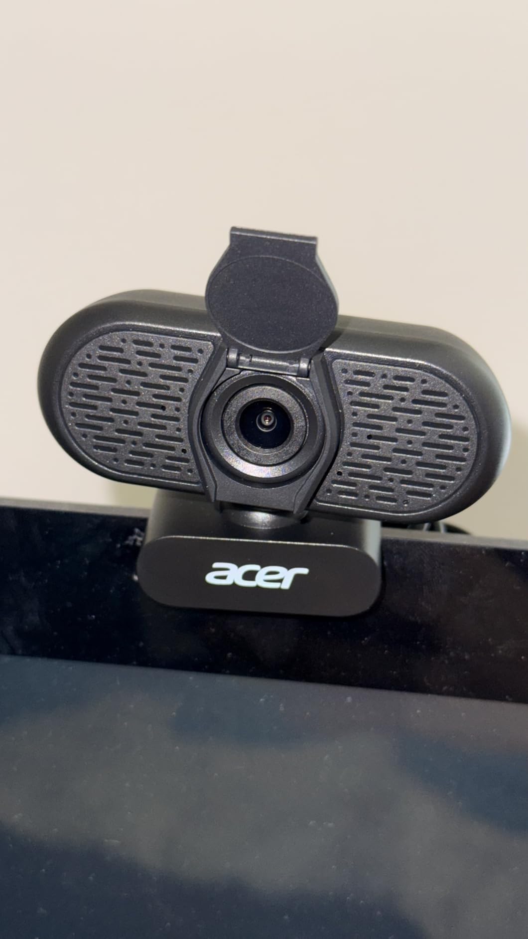 Acer 1080p Webcam USB Plug and Play Webcam for PC with Noise Cancellation Microphones Computer Camera for Desktop Streaming Gaming Online Meeting Wide Angle Privacy Cover A-to-C Adapter Easy Setup customer photo 1