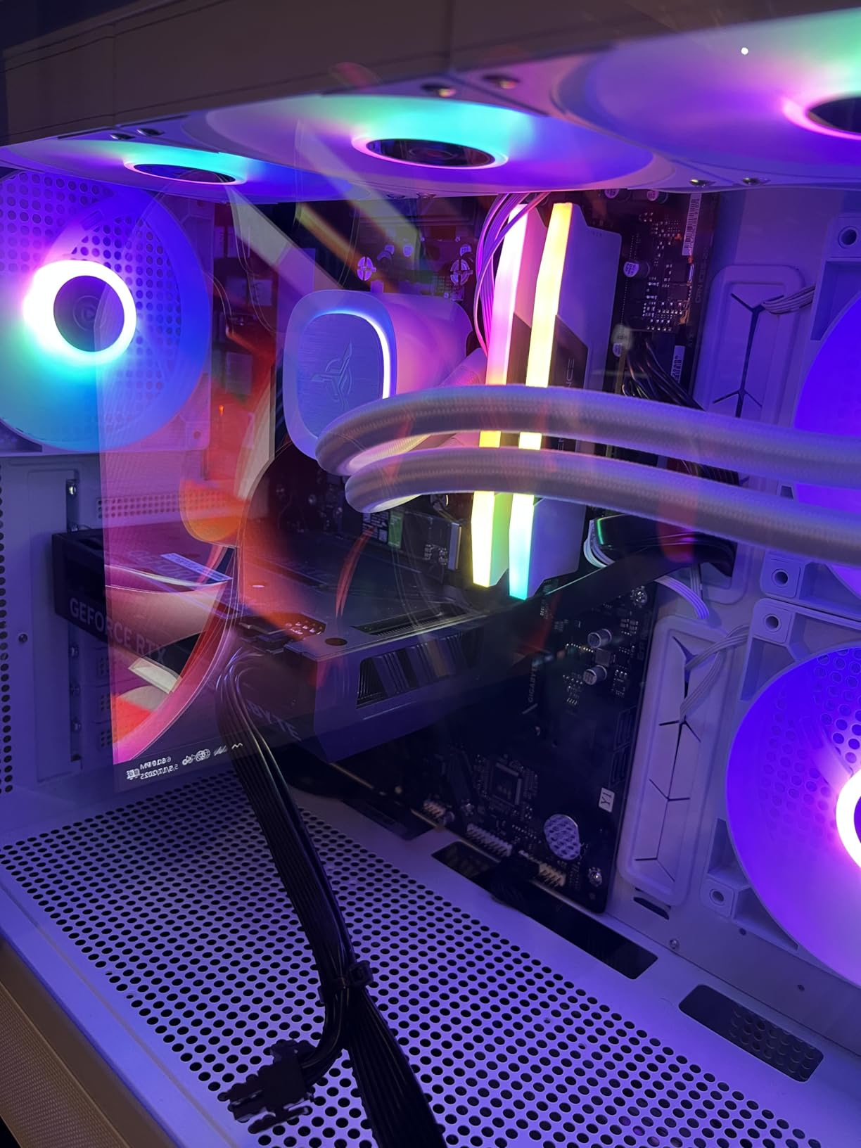 Skytech Gaming PC Storm, Ryzen 5, RTX 3050, 16GB RAM, 1TB SSD | Windows 11, AMD 5500, NVIDIA 3050 (6GB), NVMe SSD, DDR4 3200, 650W GOLD PSU, Wi-Fi, Desktop customer photo 1