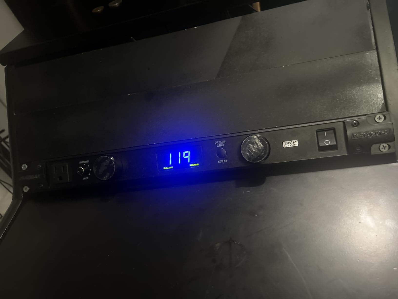 Furman PL-PLUS DMC Power Conditioner with Voltmeter / AMMeter customer photo 1