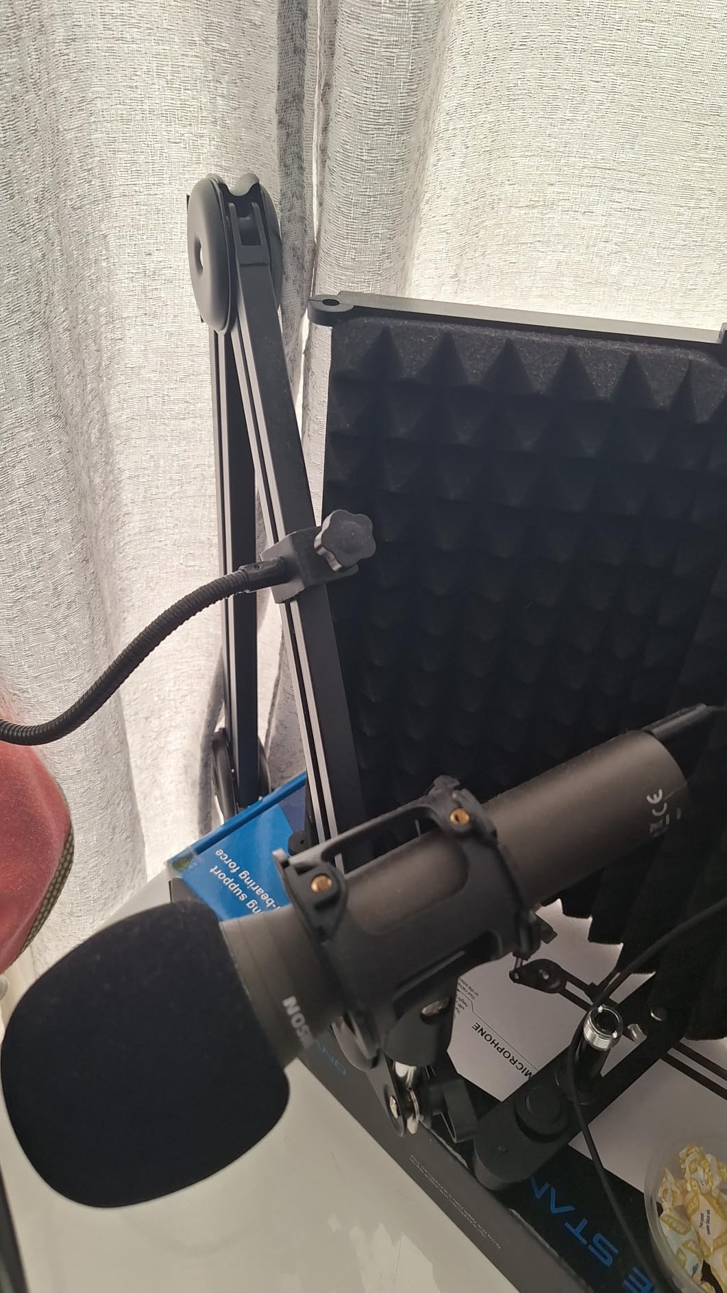 Samson Q2U Dynamic USB-C/XLR Microphone customer photo 1