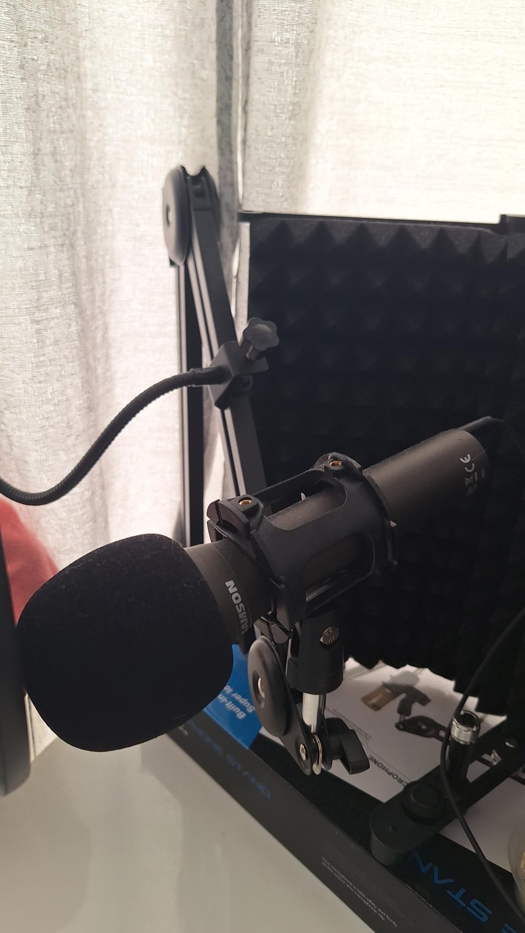 Samson Q2U Dynamic USB-C/XLR Microphone customer photo 2