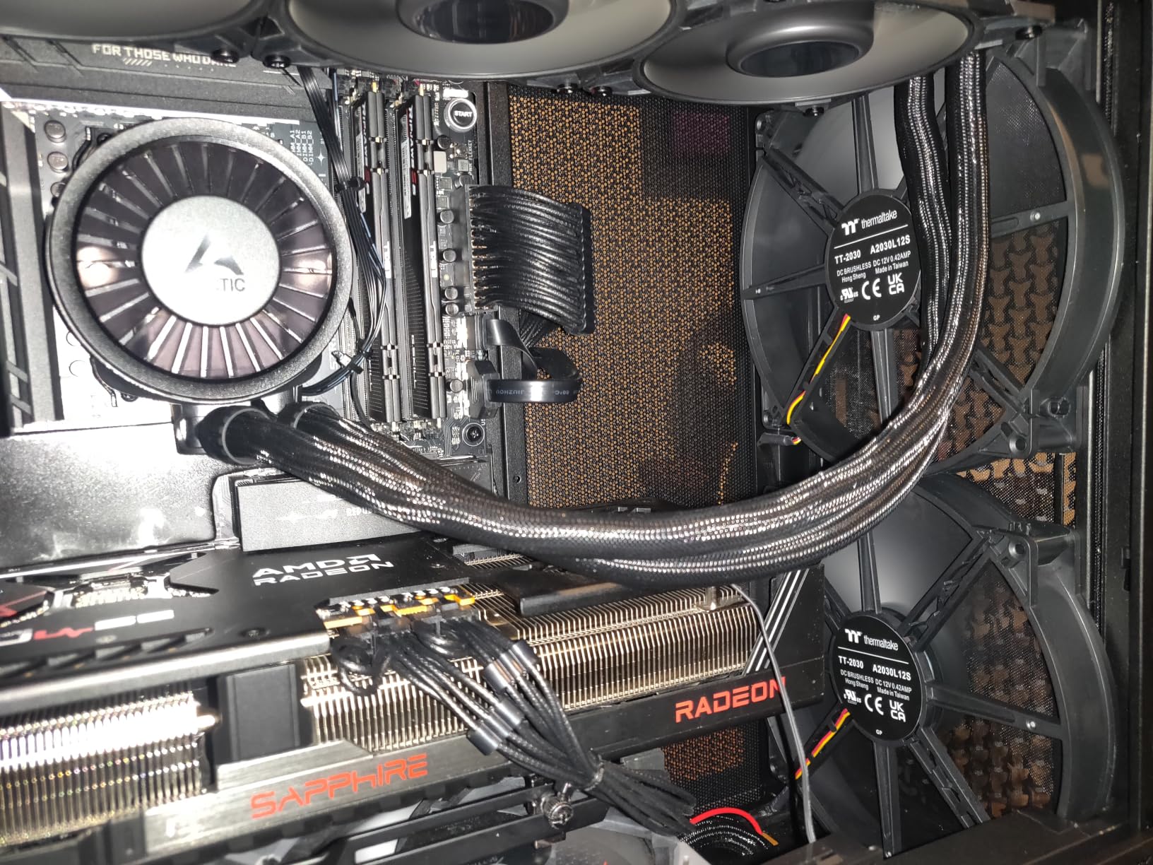 Thermaltake 200mm Pure 20 Series Black 200x30mm Thick Quiet High Airflow Case Fan with Anti-Vibration Mounting System Cooling CL-F015-PL20BL-A customer photo 2