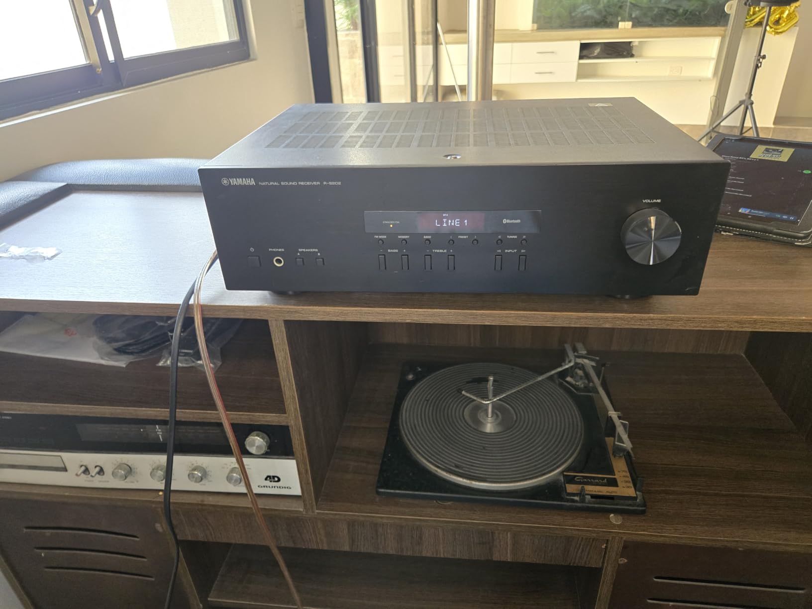 YAMAHA R-S202BL Stereo Receiver customer photo 1