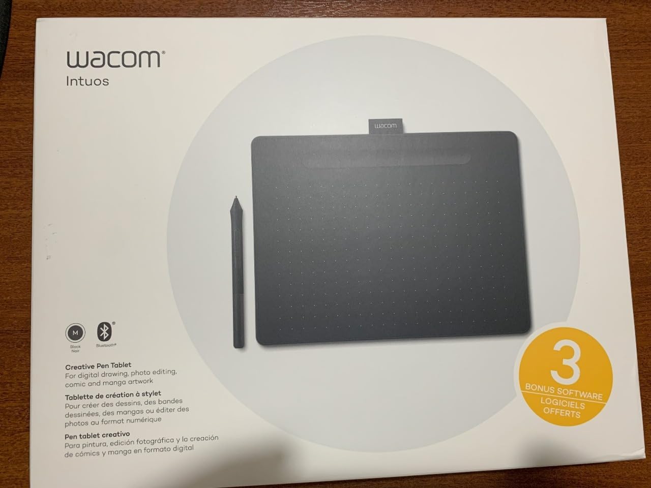 Wacom Intuos Medium, Bluetooth Graphic Drawing Tablet with Pen + Software | Battery-free pen, 4 ExpressKeys for shortcuts, works with Mac, Windows & Chromebook customer photo 1