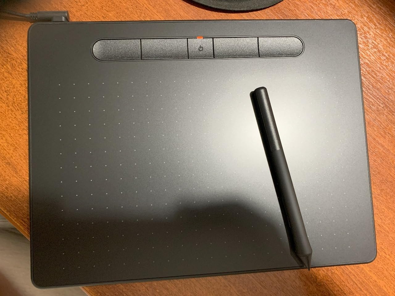 Wacom Intuos Medium, Bluetooth Graphic Drawing Tablet with Pen + Software | Battery-free pen, 4 ExpressKeys for shortcuts, works with Mac, Windows & Chromebook customer photo 2