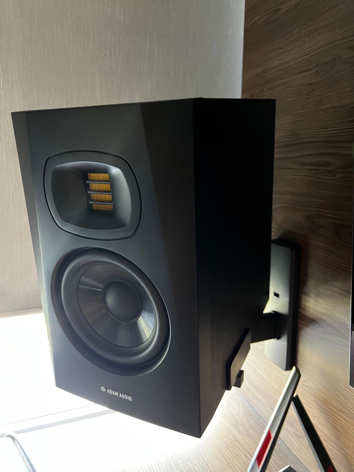 ADAM Audio T5V Studio Monitor for recording, mixing and mastering, Studio Quality Sound (Single) | U-Art 1.9 Tweeter, 5