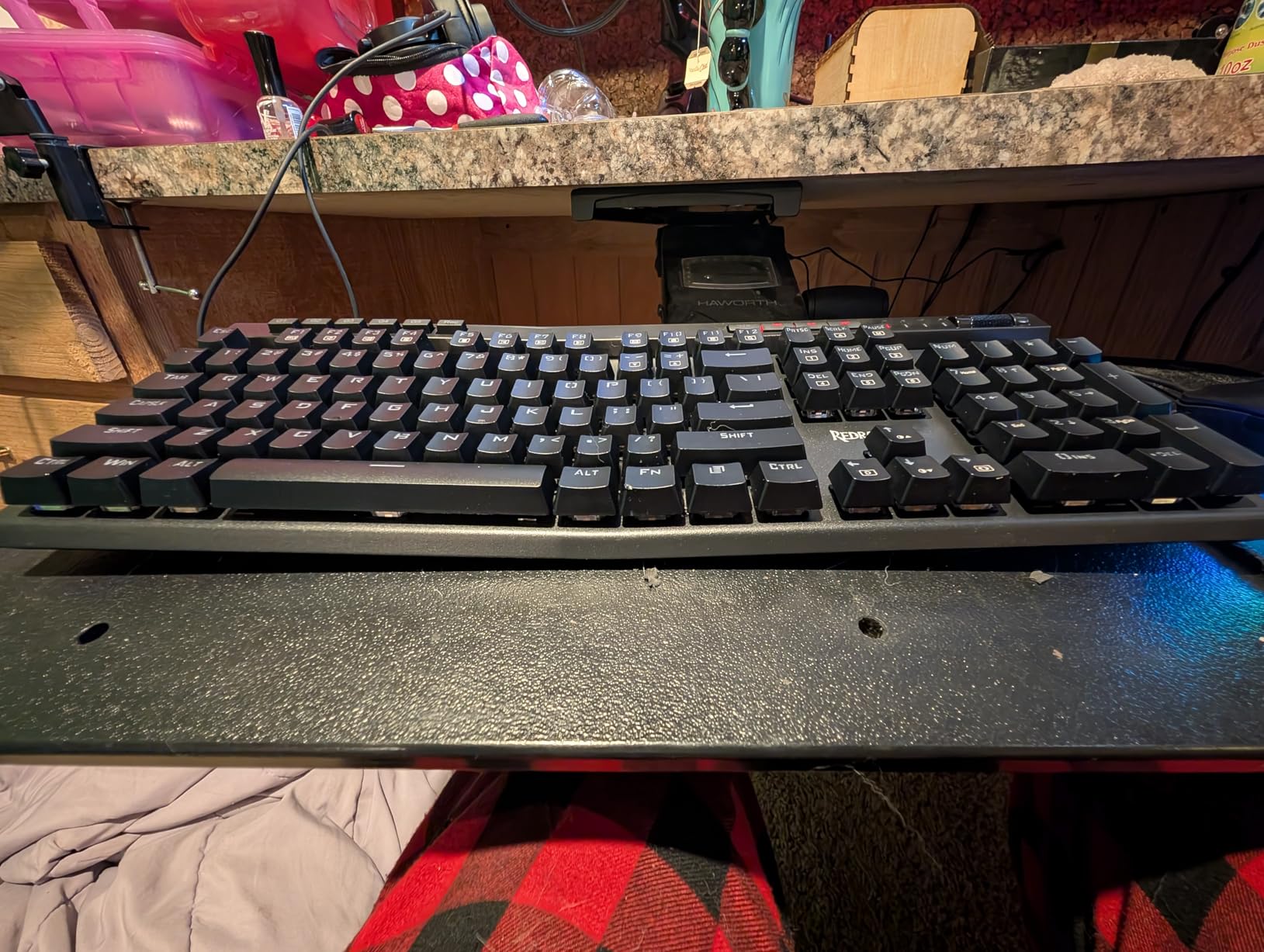 Redragon K580 VATA RGB LED Backlit Mechanical Gaming Keyboard with Macro Keys & Dedicated Media Controls, Hot-Swap Socket, Onboard Macro Recording (Blue Switches) customer photo 1