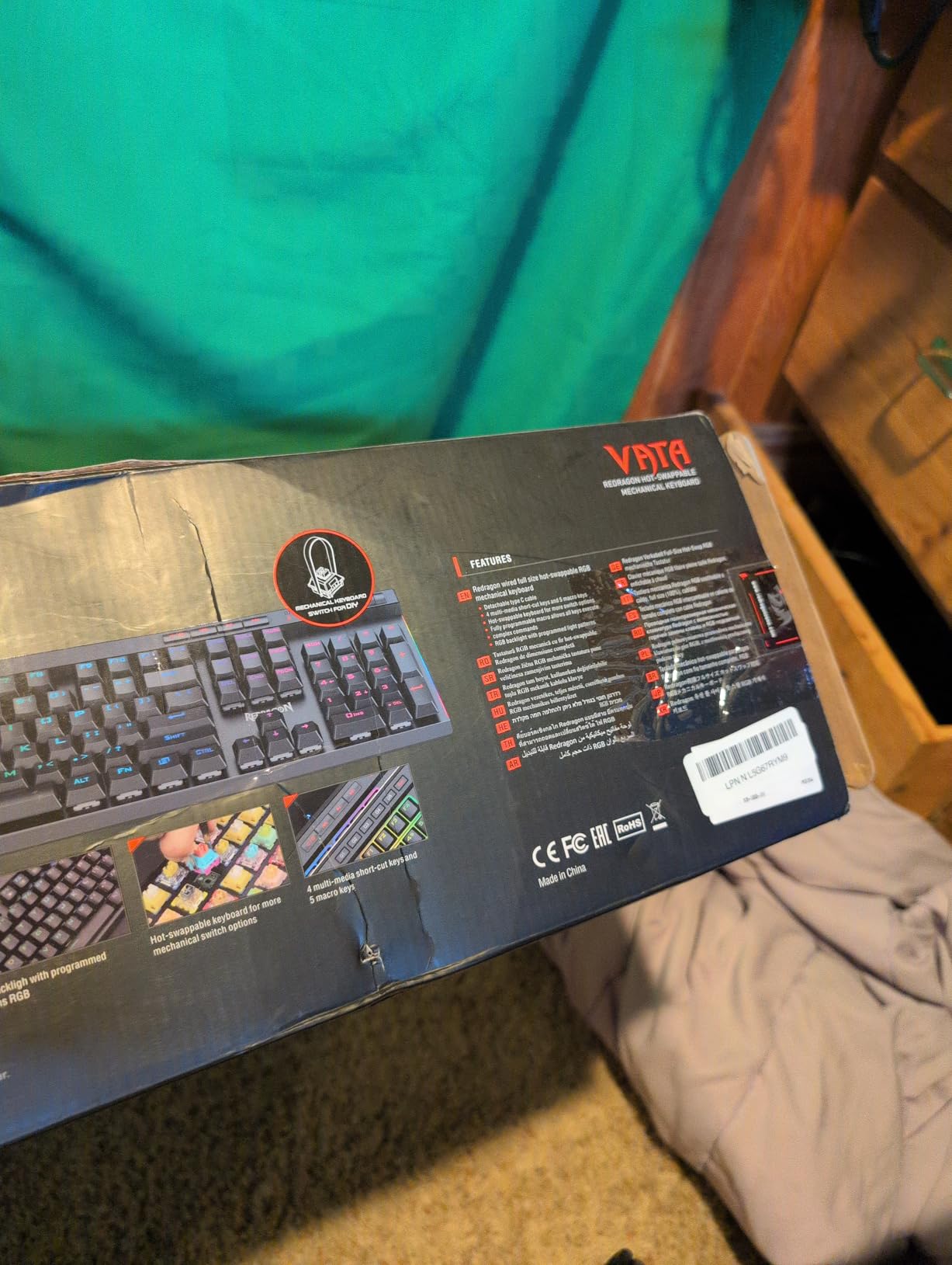 Redragon K580 VATA RGB LED Backlit Mechanical Gaming Keyboard with Macro Keys & Dedicated Media Controls, Hot-Swap Socket, Onboard Macro Recording (Blue Switches) customer photo 2