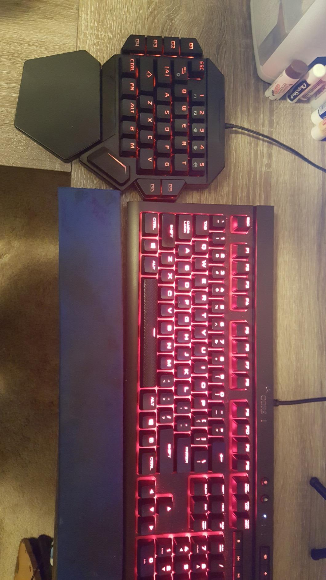 RGB One Handed Mechanical Gaming Keyboard, Colorful Backlit, Wrist Rest Support, Professional USB Wired Single Hand Mechanical Keyboard for Game customer photo 2
