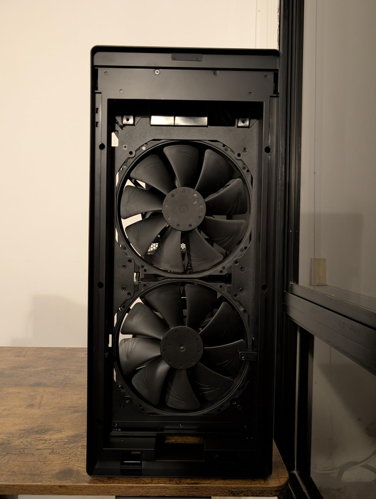 Noctua NF-A20 PWM chromax.Black.swap, Premium Quiet Fan, 4-Pin (200x30mm, Black) customer photo 1