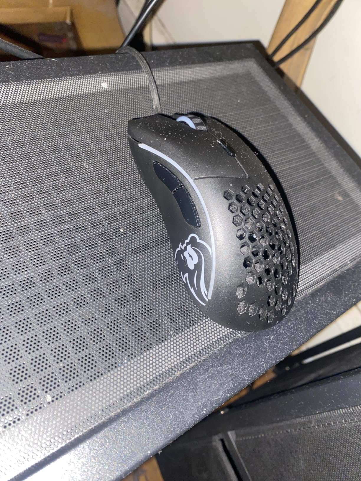 Glorious Model D Wired Gaming Mouse - 68g Superlight Honeycomb Design, RGB, Ergonomic, Pixart 3360 Sensor, Omron Switches, PTFE Feet, 6 Buttons - Matte Black customer photo 1