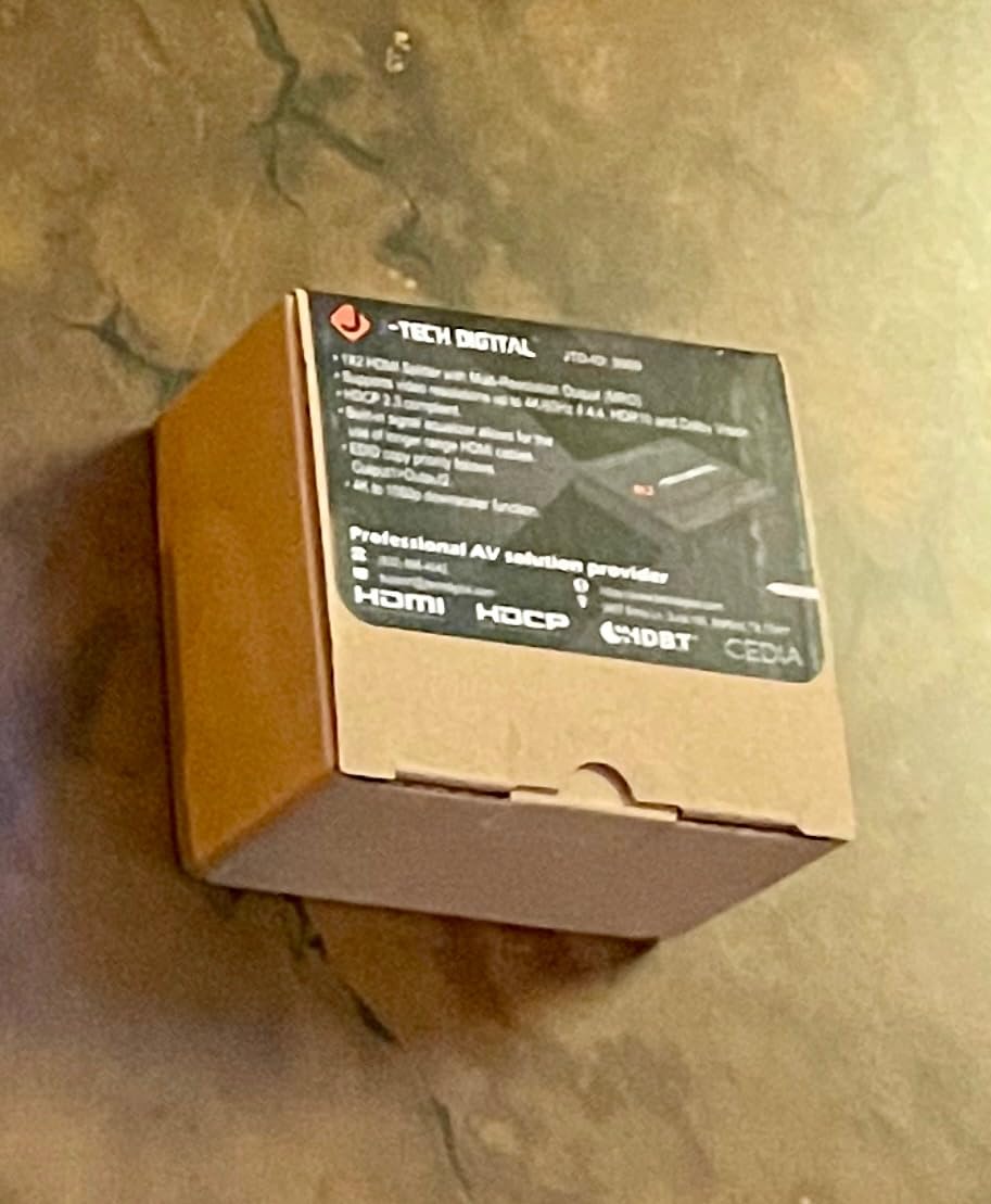 J-Tech Digital HDMI Splitter 1 in 2 Out 4K 60Hz Multi-Resolution Output (MRO) HDMI 2.0 Splitter Supports Downscale HDR HDR10 / Dolby Vision 4K@60Hz 4:4:4 HDCP2.3 2.2 (JTECH-4KSP2) customer photo 2