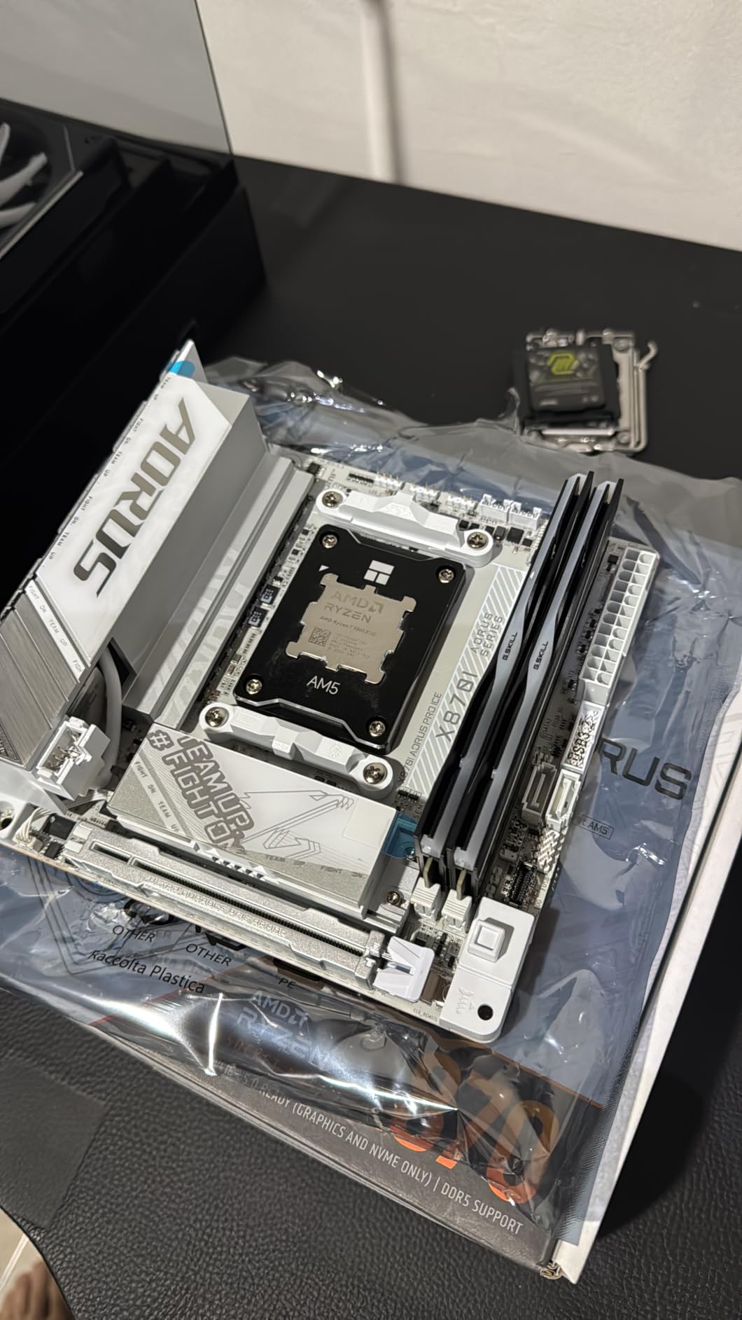 GIGABYTE X870I AORUS PRO ICE AMD AM5 LGA 1718 Motherboard, Mini-ITX, DDR5, 2X M.2, PCIe 5.0, USB-C, WIFI7, 2.5GbE LAN, EZ-Latch, 5-Year Warranty customer photo 1