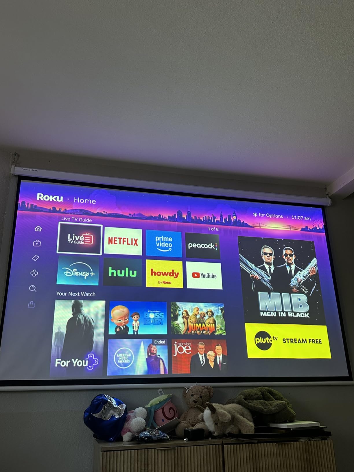 VIVOHOME 100 Inch 16:9 Pull Down Projector Screen, Black | Manual Retractable 4K Projection Screen for Home Theater, Roll Up ALR Movie Screen for Ceiling and Wall Mount customer photo 1