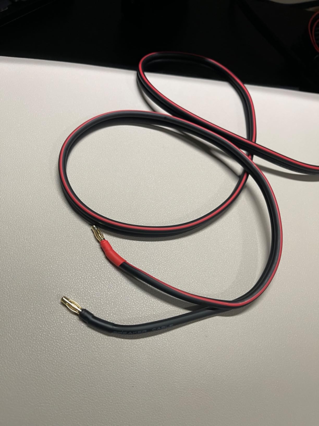 GEARit 14 Gauge OFC Speaker Wire with Banana Plugs, 2 Pack 6.6 Ft Speaker Cable with Gold Plated Tips, High-Fidelity Audio for HiFi, Bi-Wire, Bi-Amp & Surround Sound Speakers, Black customer photo 2