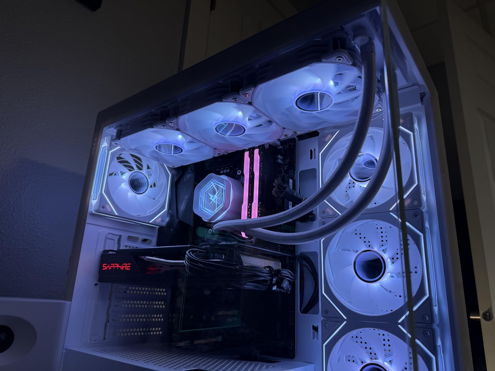 AMD Ryzen 5 5600G 6-Core 12-Thread Desktop Processor with Radeon Graphics customer photo 1