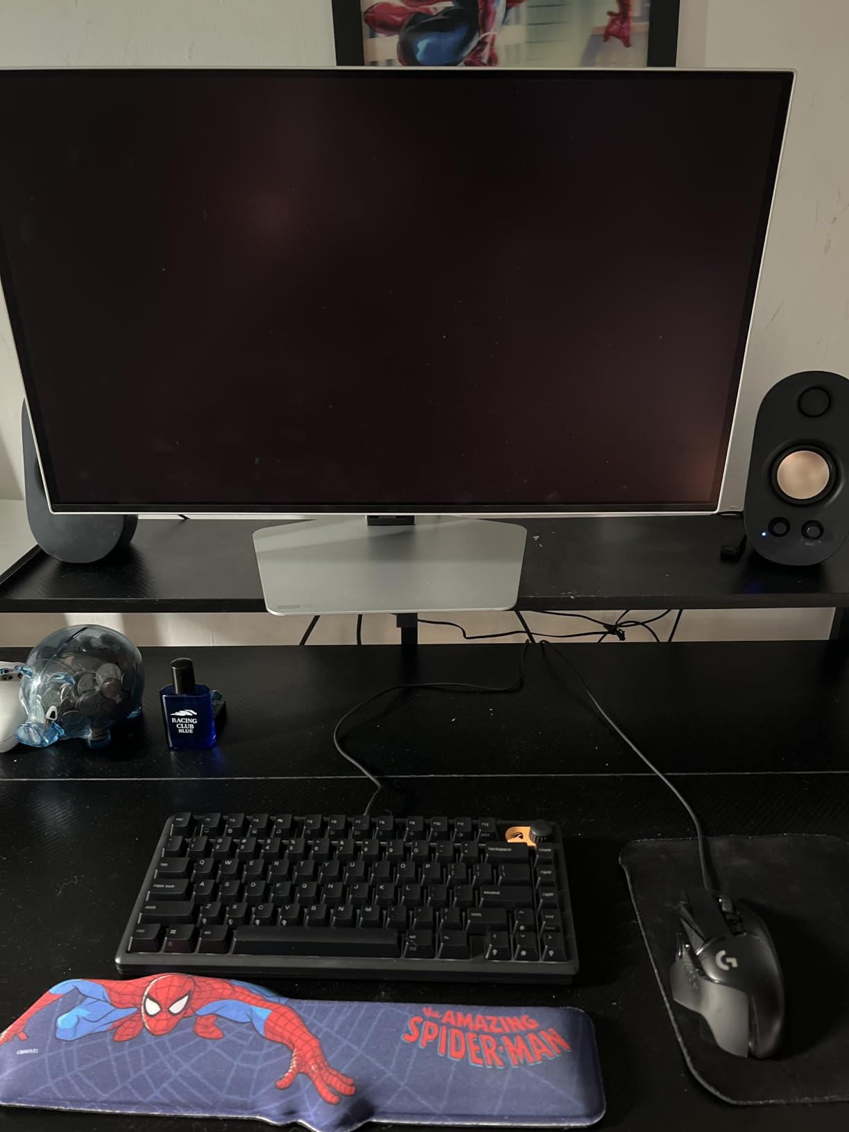 GLORIOUS Gaming GMMK 2 Compact 65% Barebones (Frame Only) - Mechanical Gaming Keyboard Frame, Compact TKL Size (65%), Aluminium, Customisable, Per Key RGB, American QWERTY Layout - White customer photo 1