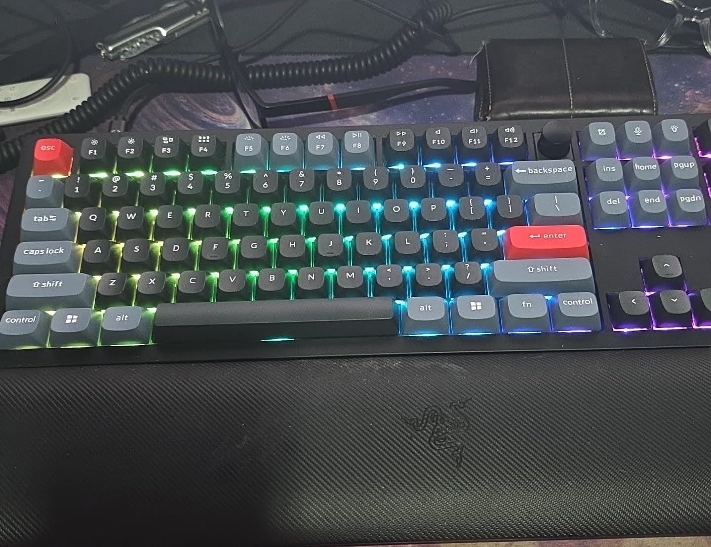 Keychron V6 Wired Custom Mechanical Keyboard Knob Version, Full-Size QMK/VIA Programmable Macro with Hot-swappable Keychron K Pro Red Switch Compatible with Mac Windows Linux Black (Non-Transparent) customer photo 1